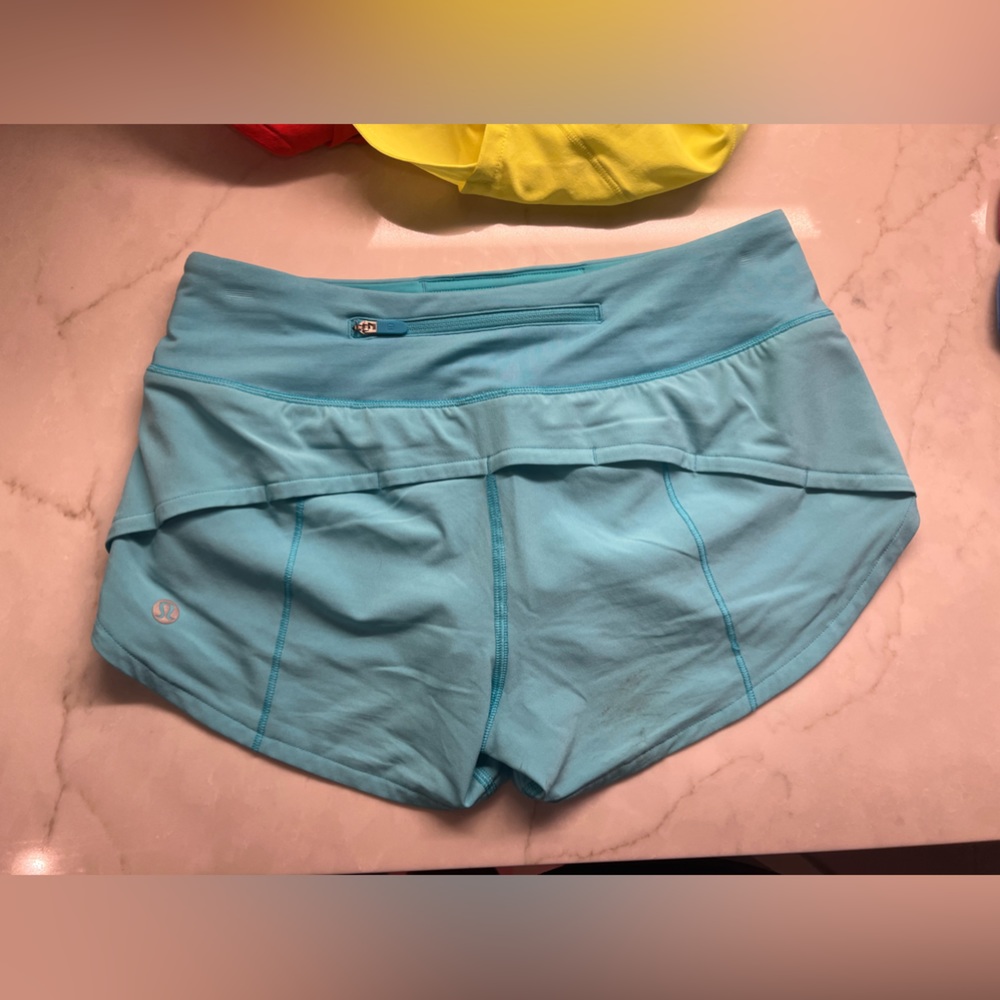 ELECTRIC TURQUOISE LULULEMON SPEED UP 2.5” SHORT